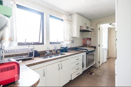 Apartamento para alugar com 230m², 4 quartos e 3 vagasCozinha