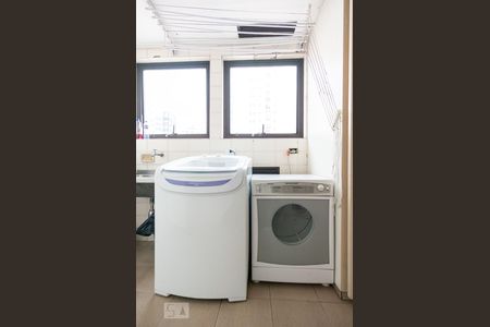 Apartamento para alugar com 230m², 4 quartos e 3 vagasÁrea de Serviço