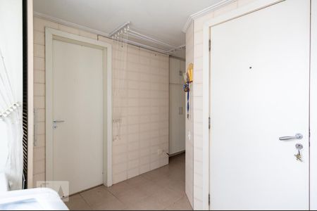 Apartamento para alugar com 230m², 4 quartos e 3 vagasÁrea de Serviço,