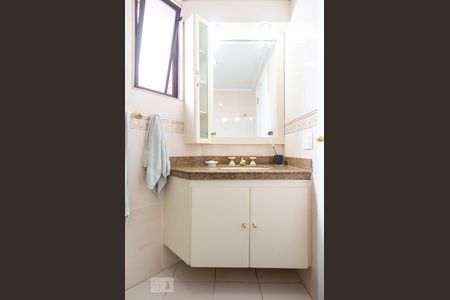 Apartamento para alugar com 230m², 4 quartos e 3 vagasBanheiro da Suíte 1