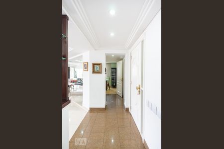 Apartamento para alugar com 230m², 4 quartos e 3 vagasCorredor