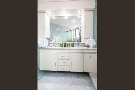 Apartamento para alugar com 230m², 4 quartos e 3 vagasBanheiro da Suíte 2