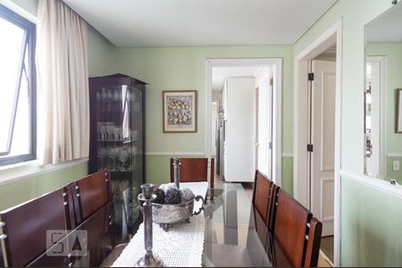 Apartamento para alugar com 230m², 4 quartos e 3 vagasCopa