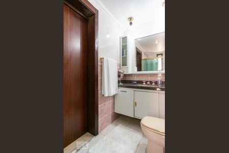 Apartamento para alugar com 230m², 4 quartos e 3 vagasBanheiro