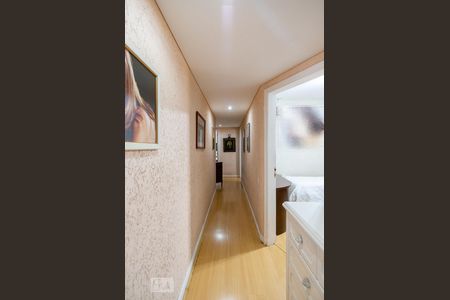 Apartamento para alugar com 230m², 4 quartos e 3 vagasCorredor