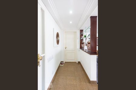 Apartamento para alugar com 230m², 4 quartos e 3 vagasCorredor