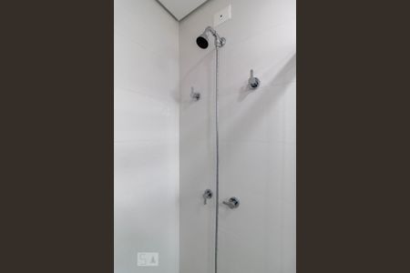 Apartamento para alugar com 60m², 1 quarto e 1 vaga Apartamento para alugar com 60m², 1 quarto e 1 vagaBanheiro da Suíte - Ducha à Gás