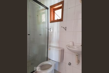 Banheiro da Suíte 1 de apartamento à venda com 2 quartos, 90m² em Santana, Porto Alegre