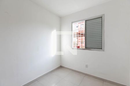 Quarto 2  de apartamento para alugar com 2 quartos, 56m² em Conjunto Residencial José Bonifácio, São Paulo