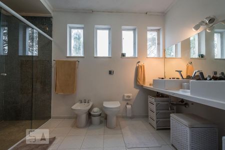 Casa à venda com 1300m², 4 quartos e 7 vagasBanheiro Suíte 2 