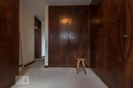Casa à venda com 1300m², 4 quartos e 7 vagasCloset Suíte 2 