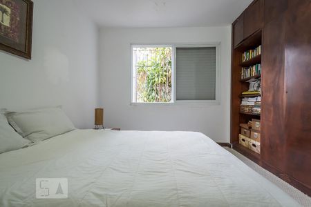 Casa à venda com 1300m², 4 quartos e 7 vagasSuíte 1