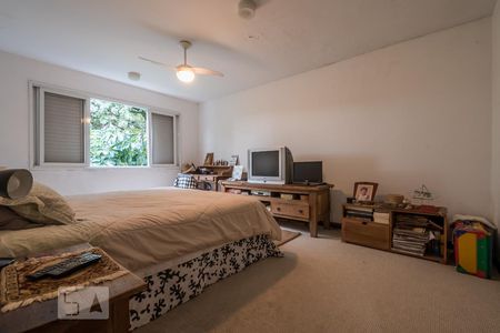 Casa à venda com 1300m², 4 quartos e 7 vagasSuíte 2 