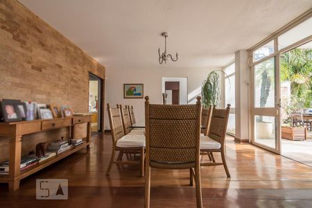 Casa à venda com 1300m², 4 quartos e 7 vagasSala de Jantar 