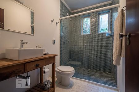 Casa à venda com 1300m², 4 quartos e 7 vagasBanheiro Suíte 1