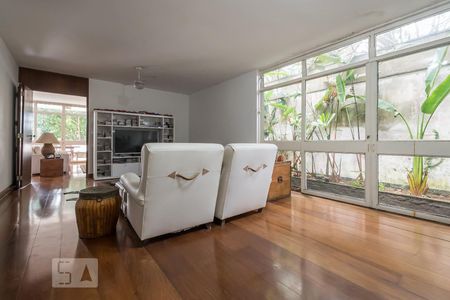 Sala de TV de casa à venda com 4 quartos, 1300m² em Chácara Monte Alegre, São Paulo
