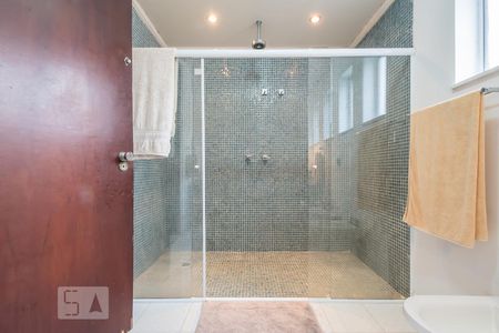 Casa à venda com 1300m², 4 quartos e 7 vagasBanheiro Suíte 2 