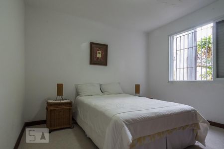 Casa à venda com 1300m², 4 quartos e 7 vagasSuíte 1