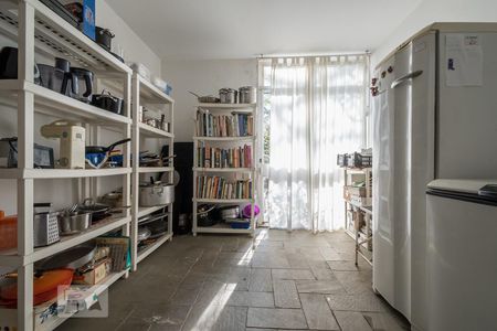 Casa à venda com 1300m², 4 quartos e 7 vagasDespensa