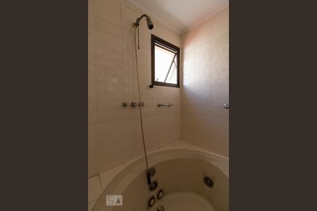 Apartamento à venda com 235m², 4 quartos e 3 vagasBanheira da suíte master