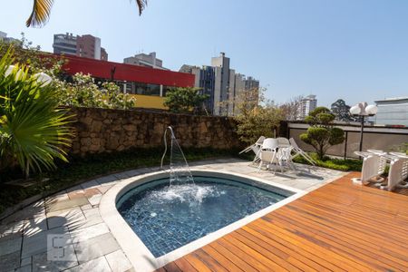 Apartamento à venda com 235m², 4 quartos e 3 vagasÁrea comum - Piscina