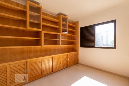 Apartamento à venda com 235m², 4 quartos e 3 vagasEscritório