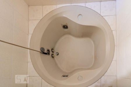 Apartamento à venda com 235m², 4 quartos e 3 vagasBanheira da suíte master