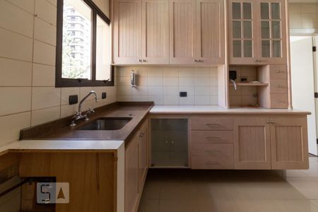 Apartamento à venda com 235m², 4 quartos e 3 vagasCozinha