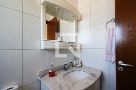 Casa à venda com 230m², 4 quartos e 6 vagasBanheiro da Suíte 3