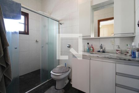 Casa à venda com 230m², 4 quartos e 6 vagasBanheiro da Suíte 1