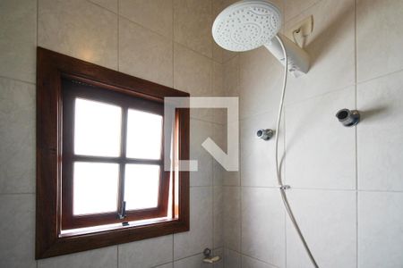 Casa à venda com 230m², 4 quartos e 6 vagasBanheiro da Suíte 2