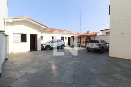 Casa à venda com 230m², 4 quartos e 6 vagasQuintal