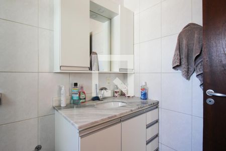 Casa à venda com 230m², 4 quartos e 6 vagasBanheiro da Suíte 1