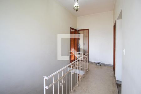 Casa à venda com 230m², 4 quartos e 6 vagasCorredor 