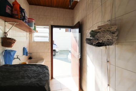 Casa à venda com 230m², 4 quartos e 6 vagasÁrea de Serviço 