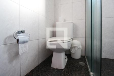 Casa à venda com 230m², 4 quartos e 6 vagasBanheiro da Suíte 4