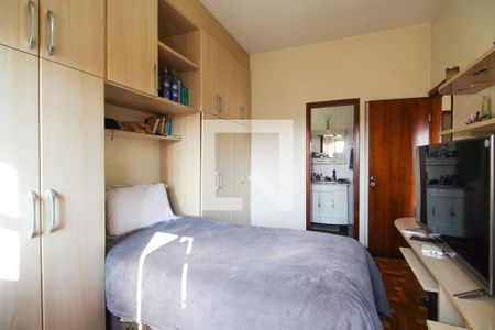 Casa à venda com 230m², 4 quartos e 6 vagasSuíte 2