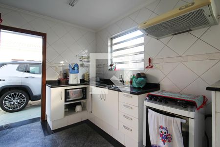 Casa à venda com 230m², 4 quartos e 6 vagasCozinha 