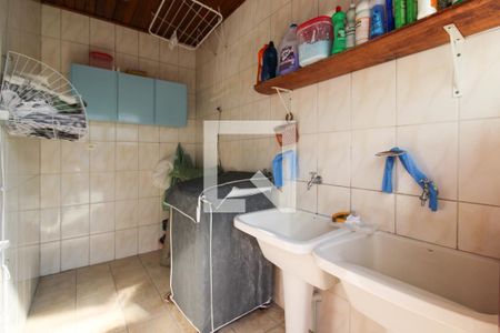 Casa à venda com 230m², 4 quartos e 6 vagasÁrea de Serviço 