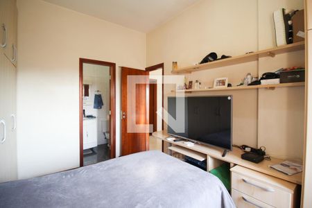 Casa à venda com 230m², 4 quartos e 6 vagasSuíte 2