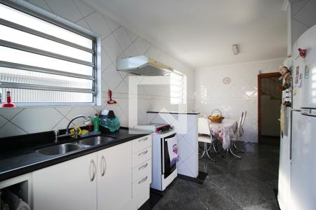 Casa à venda com 230m², 4 quartos e 6 vagasCozinha 