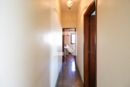 Casa à venda com 230m², 4 quartos e 6 vagasCorredor 