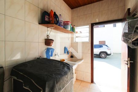 Casa à venda com 230m², 4 quartos e 6 vagasÁrea de Serviço 