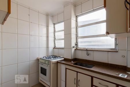 Cozinha de apartamento para alugar com 2 quartos, 54m² em Aclimação, São Paulo