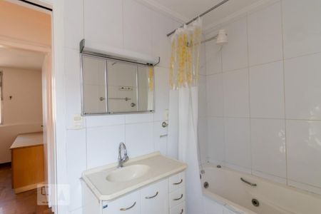 Banheiro - Área de Serviço de apartamento para alugar com 2 quartos, 54m² em Aclimação, São Paulo