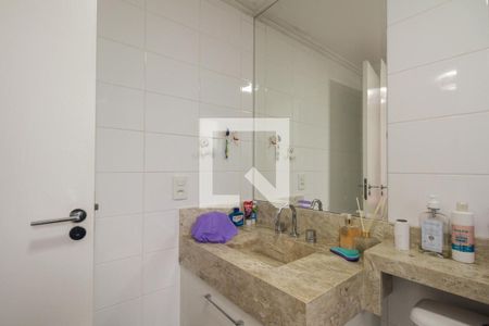 Apartamento à venda com 204m², 3 quartos e 4 vagasBanheiro Suíte 2
