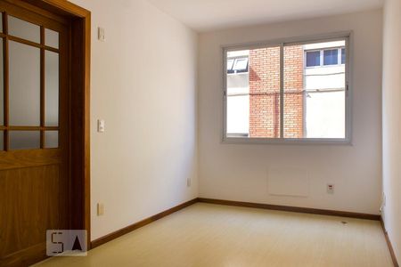 Sala de Apartamento com 1 quarto, 50m² Petrópolis