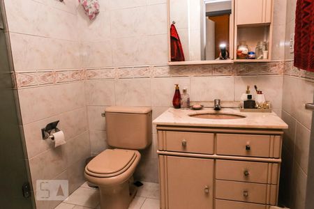 Banheiro de apartamento à venda com 3 quartos, 73m² em Cristal, Porto Alegre