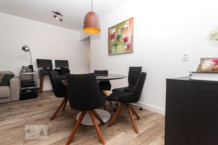 Apartamento à venda com 61m², 2 quartos e 1 vaga Apartamento à venda com 61m², 2 quartos e 1 vagaSala