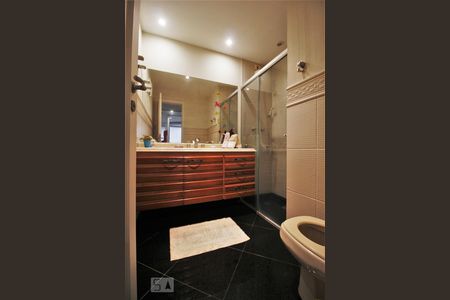 Apartamento à venda com 420m², 3 quartos e 4 vagasBanheiro